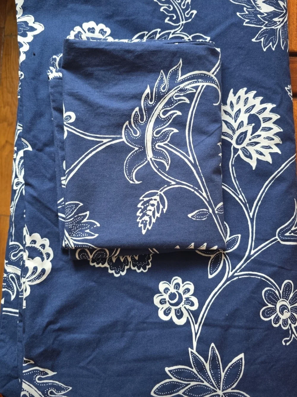 Thick Cotton Blue and White Floral Duvet Cover and pillowcase Set